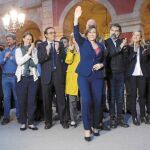 Dirigentes de Junts pel Sí y Ada Colau, entre otros, ya arroparon a Forcadell ante el Parlament cuando se le interpuso la querella