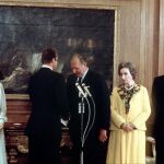 El Conde de Barcelona en la ceremonia en el Palacio de la Zarzuela donde cedió sus derechos dinásticos en favor de su hijo, el Rey Juan Carlos I.