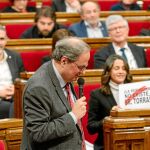 Inés Arrimadas mostró un cartel que parafraseaba al agente de los Mossos d'Esquadra durante las cargas del 21-D