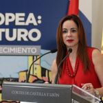 La presidenta de las Cortes regionales y del Grupo de Trabajo sobre despoblación y envejecimiento, Silvia Clemente, inaugura el seminario
