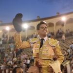 Rubén Pinar sale a hombros de Albacete / Foto: ALCOLEA