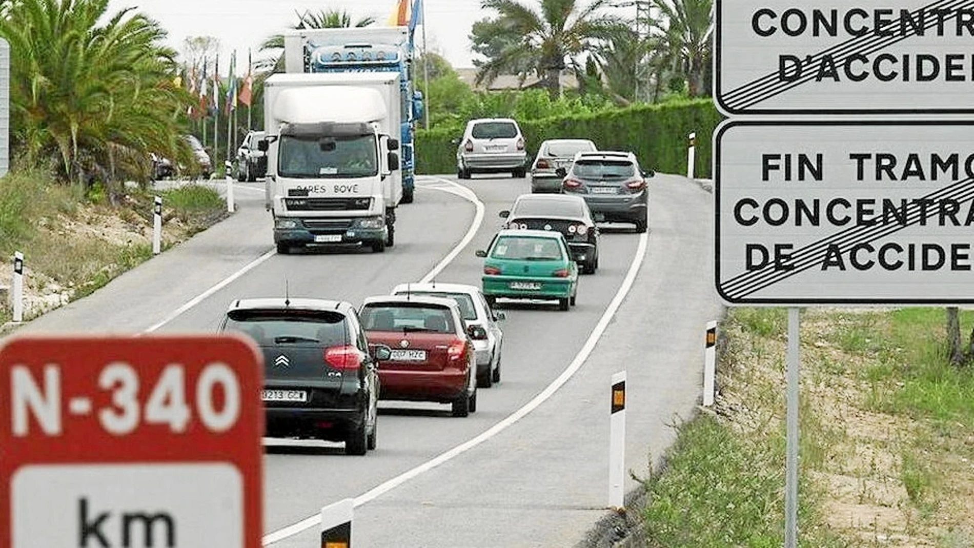 Los camiones pesados tendrán que desviarse por la AP–7 y la AP–2, con la ayuda del Ministerio de Fomento / Foto: La Razón