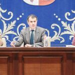 El secretario de la Consejería de la Presidencia, José Manuel Herrero, presenta las medidas a las ONG