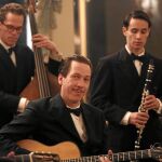 Una imagen de la película sobre la vida de Django Reinhardt, al que interpreta Reda Kateb