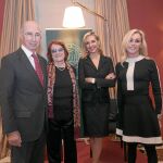 Alfonso Maristany, presidente del Círculo Ecuestre; la escritora Rosa Regàs, que presentó el evento; la escritora Marta Robles; y Monty Parera, delegada de LA RAZÓN Cataluña
