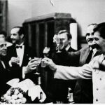 Brindis de Stalin (derecha) tras firmar el pacto de no agresión entre Alemania y la URSS, sellado en Moscú el 23 de agosto de 1939