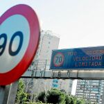 Junto con la limitación de velocidad y la restricción de tráfico, el escenario 2 también prohíbe aparcar en los la zona SER salvo residentes en sus barrios y las etiquetas CERO o ECO