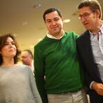 Moreno, junto a la vicepresidente del Gobierno, Soraya Sáenz de Santamaría, y el presidente gallego, Núñez Feijóo