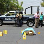 El cuerpo d Valdez quedó tendido boca abajo, muy cerca de la sede del semanario que fundó hace varios años