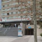 Puerta de entrada del Hospital Gregorio Marañón, lugar en donde ha fallecido el hombre de 62 años