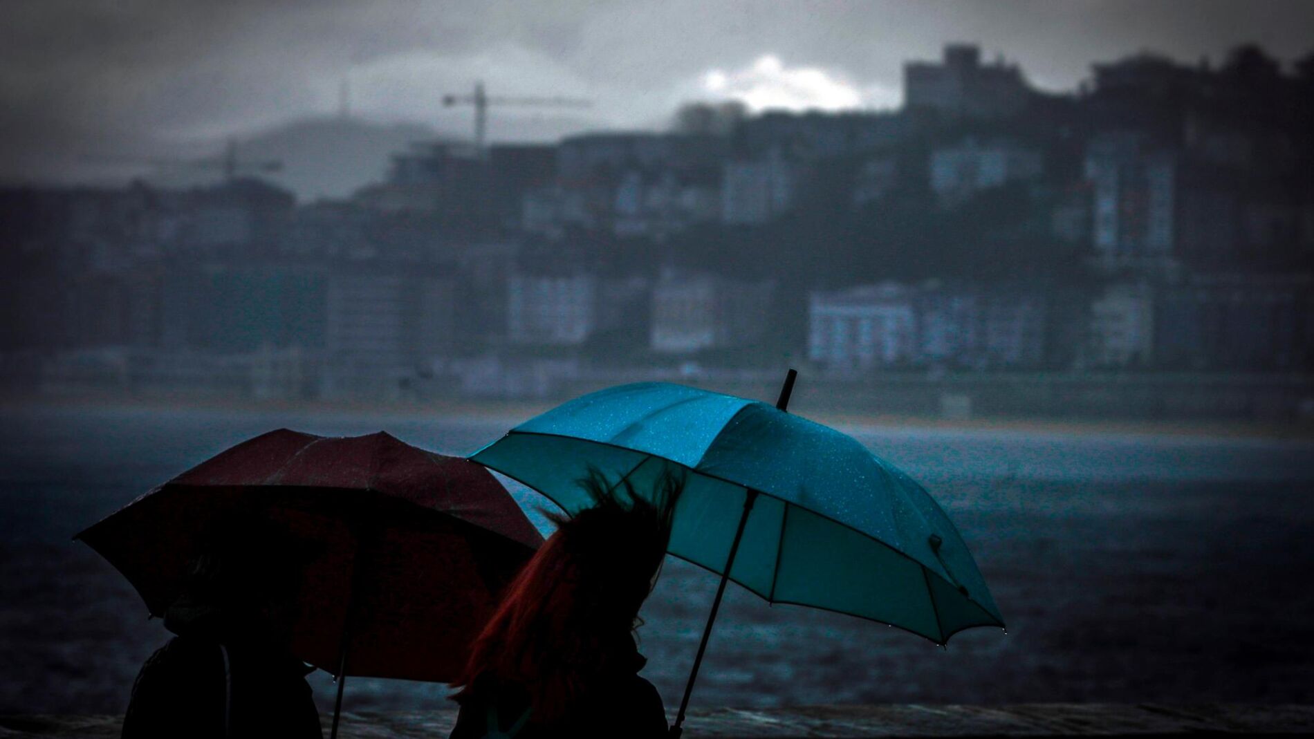 La AEMET avisa de un nuevo giro en el tiempo: las lluvias y tormentas se intensifican en España desde las 15:00 horas
