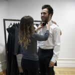 Para darle un toque moderno el patrón es más ajustado por arriba y en el pantalón