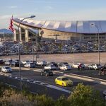 Los aficionados del Atlético comenzaron a llegar al nuevo estadio hasta cuatro horas antes del encuentro