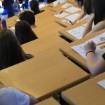 El estudio se ha llevado a cabo a través de encuestas a 2.118 alumnos de 5 universidades españolas / Foto: Efe