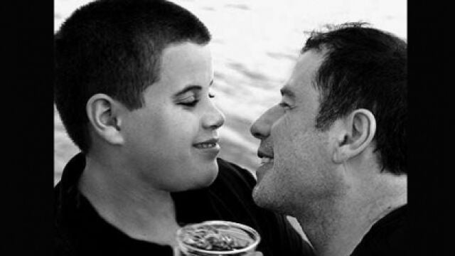 Travolta recuerda a su hijo con una emotiva carta