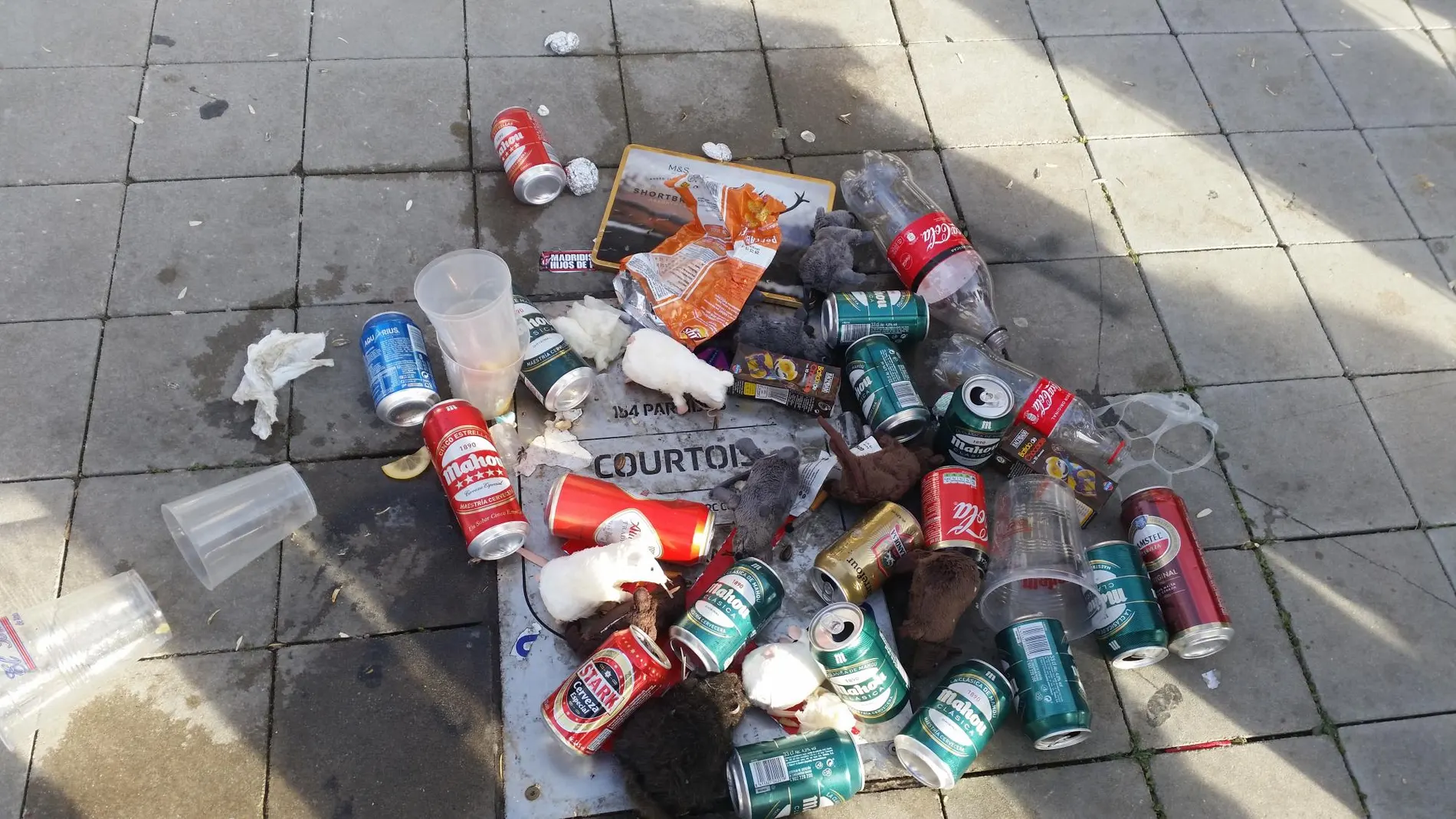 La placa de Courtois tras su fichaje por el Real Madrid.