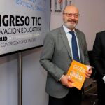 El secretario general de Escuelas Católicas, José María Alvira, presenta, junto al secretario autonómico de Escuelas Católicas Castilla y León, Leandro Roldán, la «Guía para actuar en caso de acoso escolar»