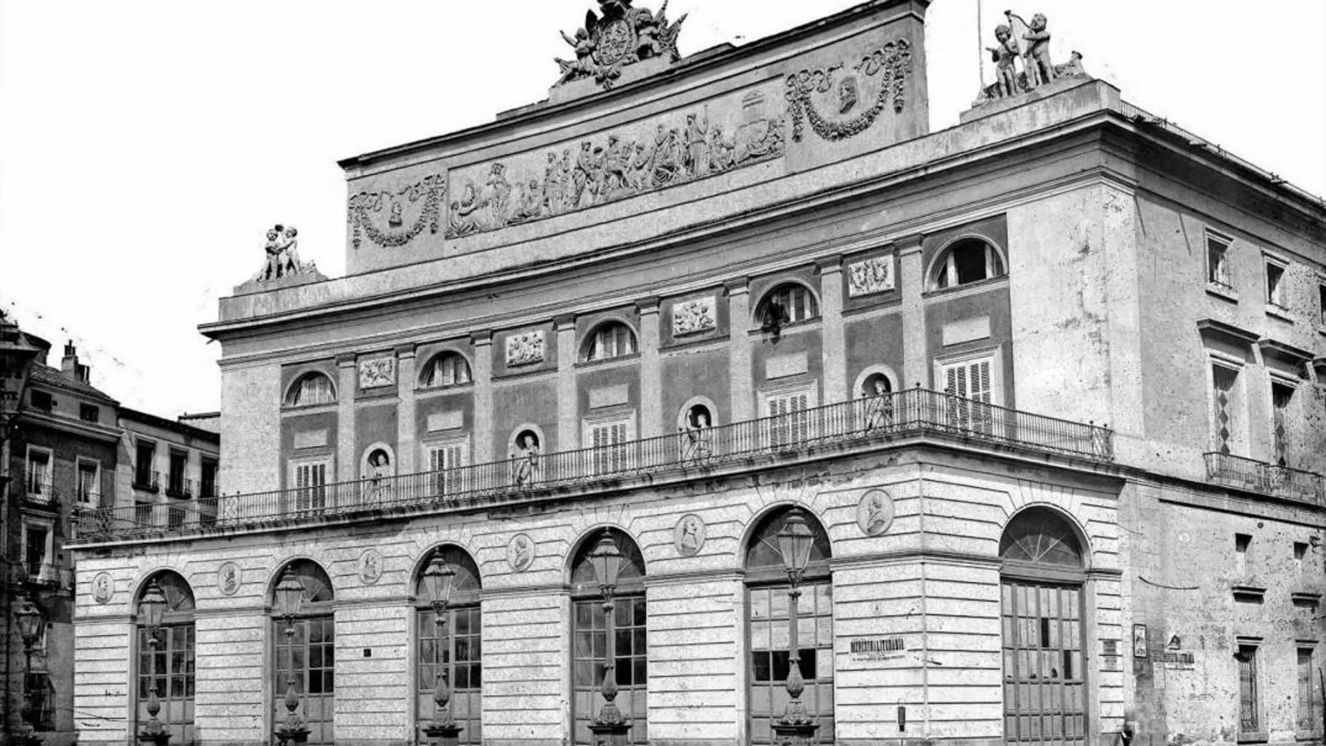 Fachada del Teatro Real (imagen antigua)
