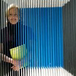 Patricia Phelps de Cisneros, tras una obra de Jesús Soto / Foto: Luis Díaz