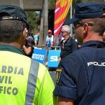 Una campaña con lazos verdes y azules