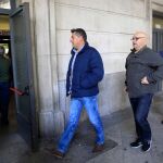 Los taxistas investigados por boicotear un mitin electoral de Susana Díaz, en los juzgados/ Foto: Manuel Olmedo