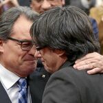 El Parlament invistió president a Puigdemont en sustitución de Mas el pasado 10 de enero de 2016