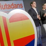 Rivera y Arrimadas , ayer, en la rueda de prensa para valorar los buenos resultados del domingo