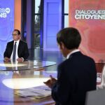 El presidente François Hollande, durante la entrevista de anoche en la cadena pública France 2