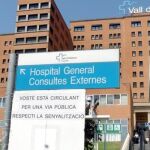 El pequeño se encuentra ingresado en la Unidad de Cuidados Intensivos del Vall d'Hebron