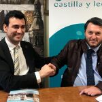 El presidente de Predif Castilla y León, Francisco Sardón, y el alcalde del municipio vallisoletano de Medina de Rioseco, David Esteban