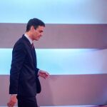 El presidente del Gobierno, Pedro Sánchez, baja dos décimas con respecto a la anterior encuesta
