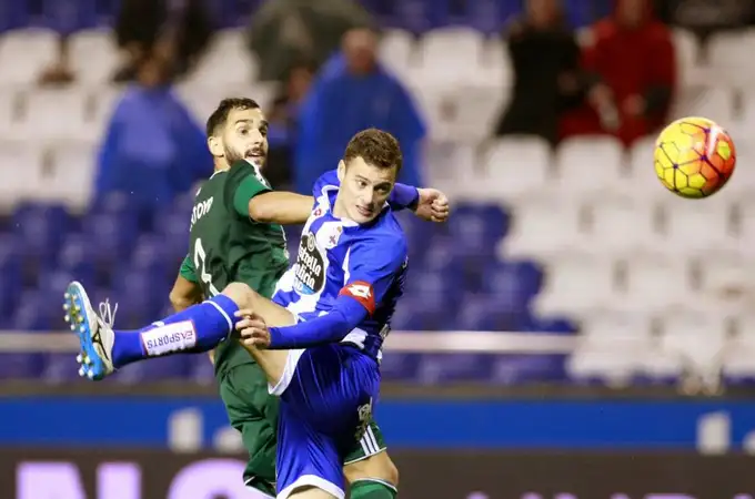 2-2. El Deportivo perdona la remontada ante el Betis 2-2. El Deportivo perdona la remontada ante el Betis
