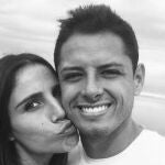 Chicharito y la periodista Lucía Villalón en una foto compartida en su (c) Instagram hace meses