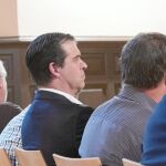 En la imagen, los acusados por el caso Adigsa, que se presentaron en la Audiencia en un juicio que finalmente quedó aplazado