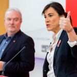 Ana Sánchez interviene ante la prensa en compañía de José Francisco Martín