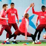 Los jugadores del FC Barcelona, durante el entrenamiento de ayer en la ciudad deportiva Joan Gamper / Efe