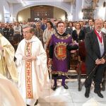 El arzobispo de Valladolid, Ricardo Blázque, junto al vicario de la Diócesis, Luis Argüello, antes de comenzar una Misa en la que estuvo también el alcalde de Valaldolid, Javier León de la Riva, entre otras muchas autoridades