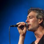 El cantante judío estadounidense Matisyahu mientras actúa en el teatro Millenaris de Budapest