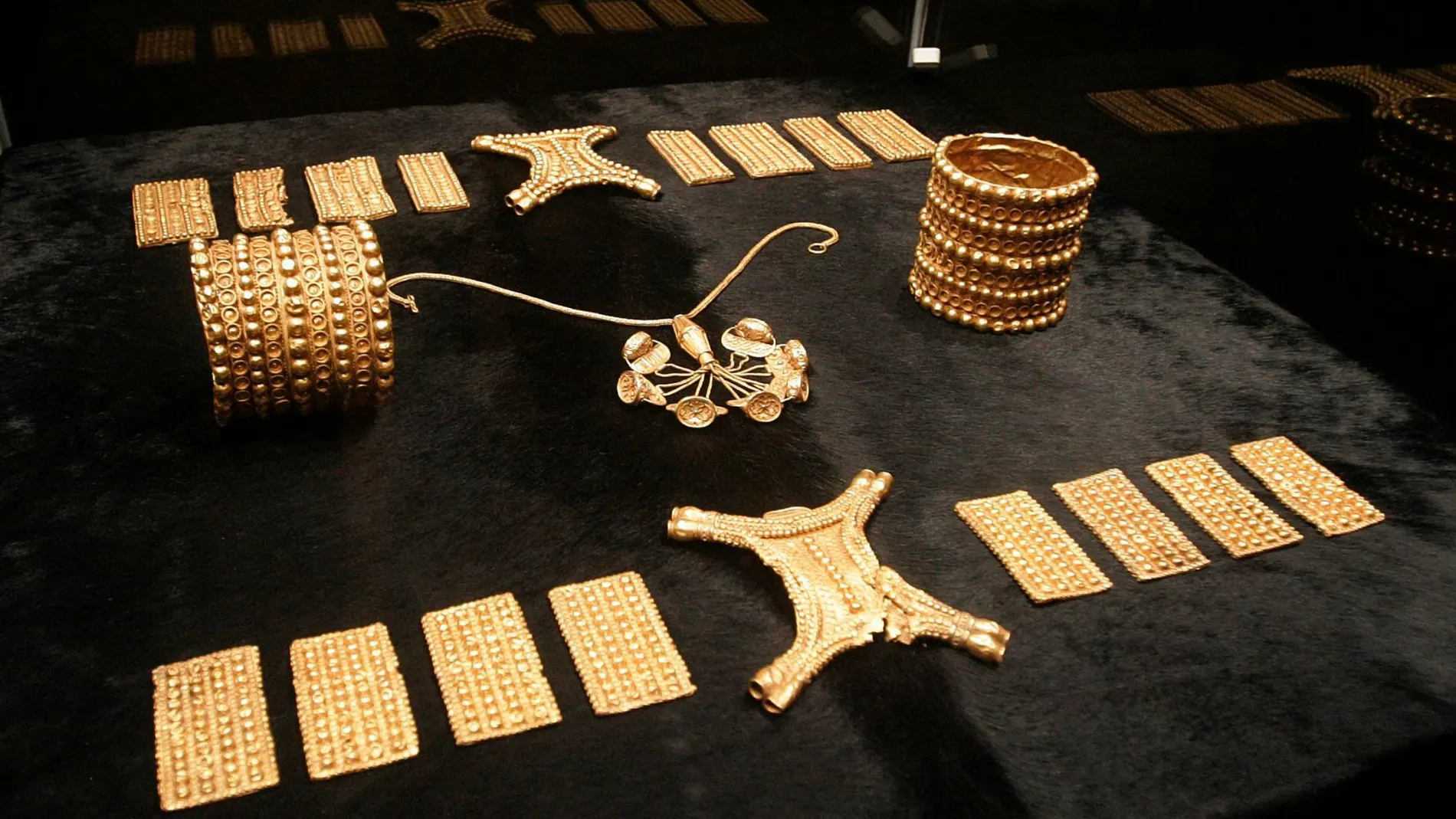 Piezas del tesoro del Carambolo / Foto: Manuel Olmedo