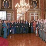 La tradicional celebración de la Pascua Militar en la Capitanía General de Barcelona contó con la asistencia de destacadas autoridades militares y políticas. Además, se impusieron diversas condecoraciones a cargos del Ejército