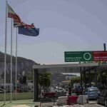 Vista del paso fronterizo de España con Gibraltar un día después del Brexit.