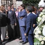 Pablo Casado conversa con Alfonso Fernández Mañueco, Ángeles Armisén y Alfonso Polanco, a las puertas de la Iglesia