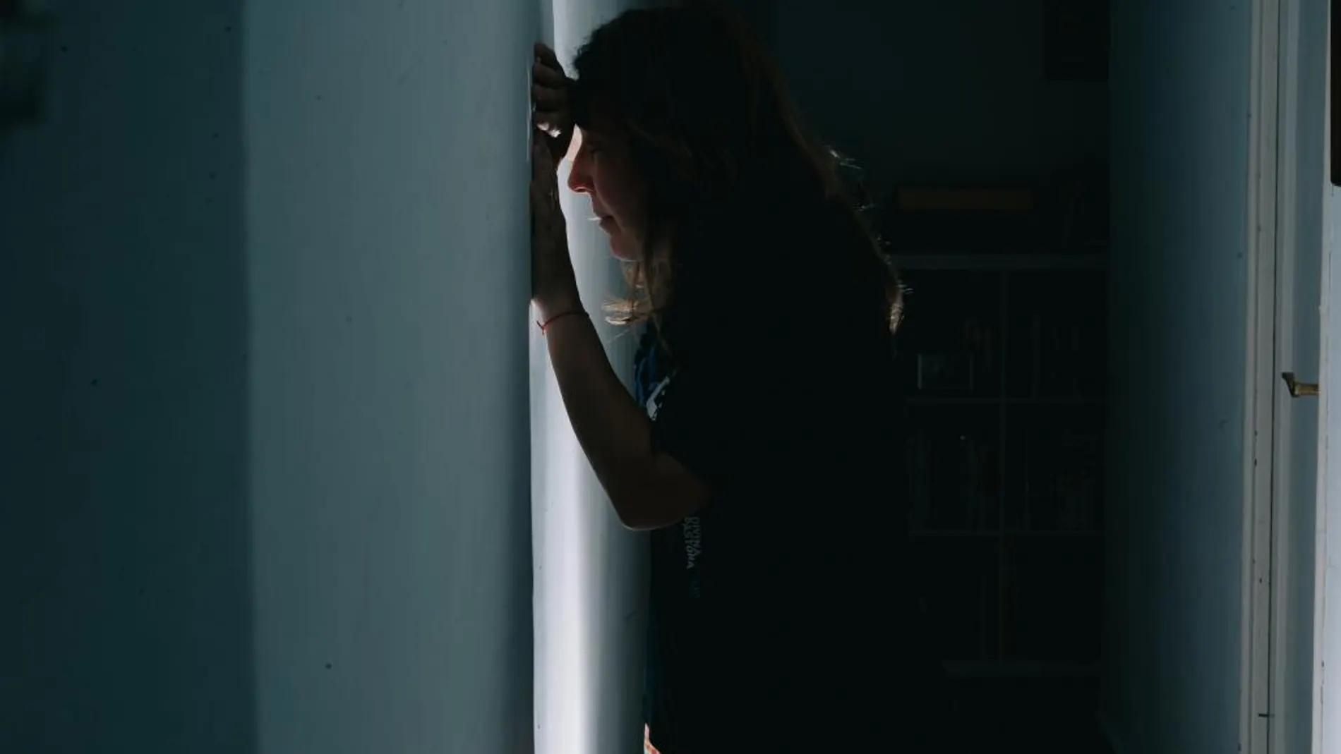 El aislamiento involuntario puede causar estrés. Entre un diez y un quince por ciento de las personas que atraviesan por una situación como esta pueden desarrollar estrés postraumático