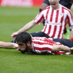 Raúl García celebra el gol que abrió el marcador, que el centrocampista navarro anotó de penalti