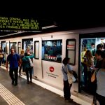 Un convoy del metro de Barcelona en la estación de Sants durante una huelga. EFE/Quique García