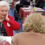 La infanta Doña Pilar, durante el almuerzo que degustó ayer en El Rincón del Gourmet, en el Rastrillo