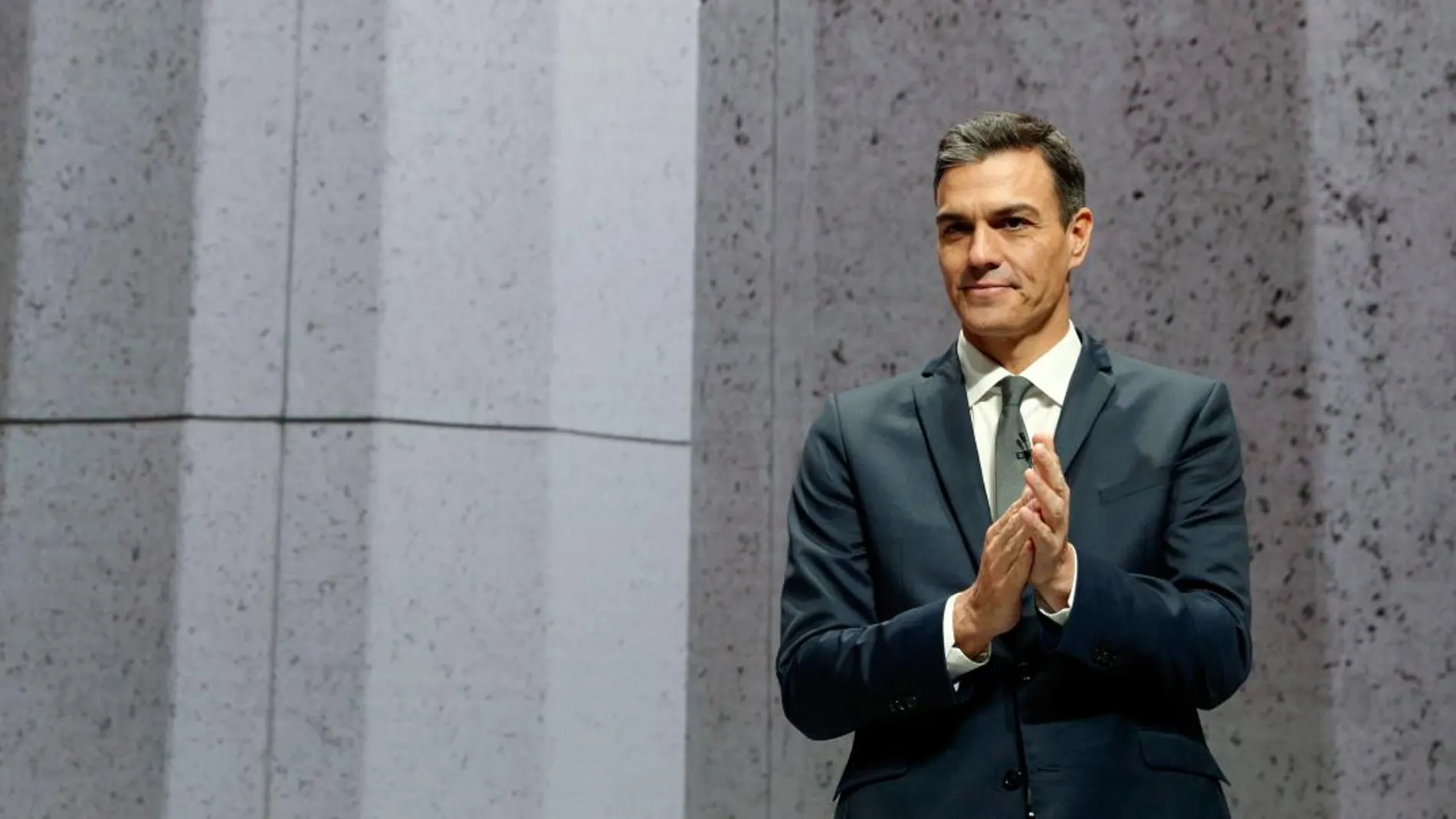 El presidente del Gobierno, Pedro Sanchez, durante la clausura del XXI Congreso Nacional de la Empresa Familiar en el Palacio de Congresos de València / Efe