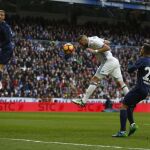 Luis Muñoz, con el Málaga en un partido frente al Real Madrid.
