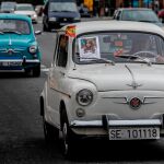 Hace unos días, unos 200 coches antiguos llegados a Sevilla desde varios puntos de España recorrieron las principales calles de la capital hispalense, en apoyo a la petición de la familia de Marta del Castillo de que se repita el juicio por su asesinato / Foto: Efe