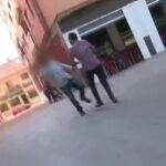 Captura del momento en el que el presunto secuestrador de Alcantarilla agrede al reportero / Atresmedia